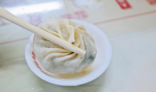 来自厦门的小笼汤包和酸笋肉羹汤，你可知这浓郁的闽南味很好吃？