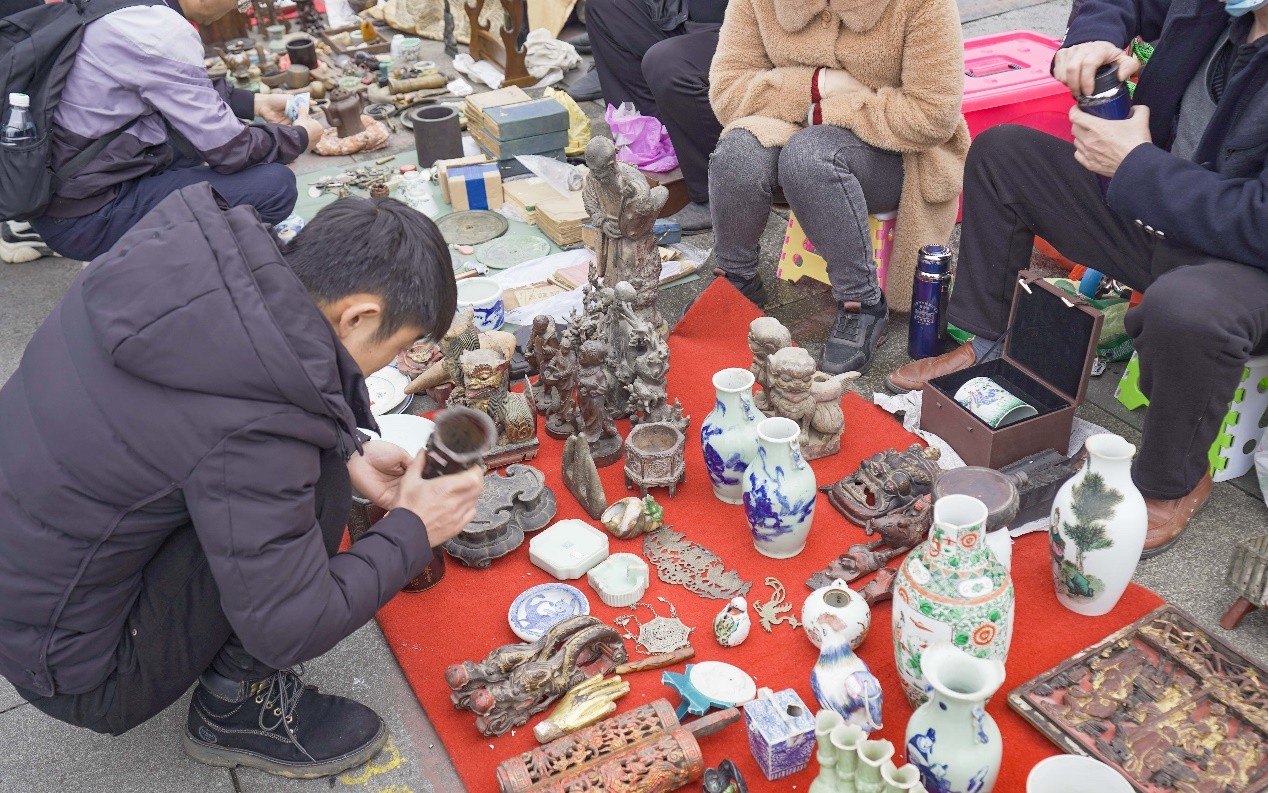 古玩淘寶集市是一個大眾化的市民收藏市場.