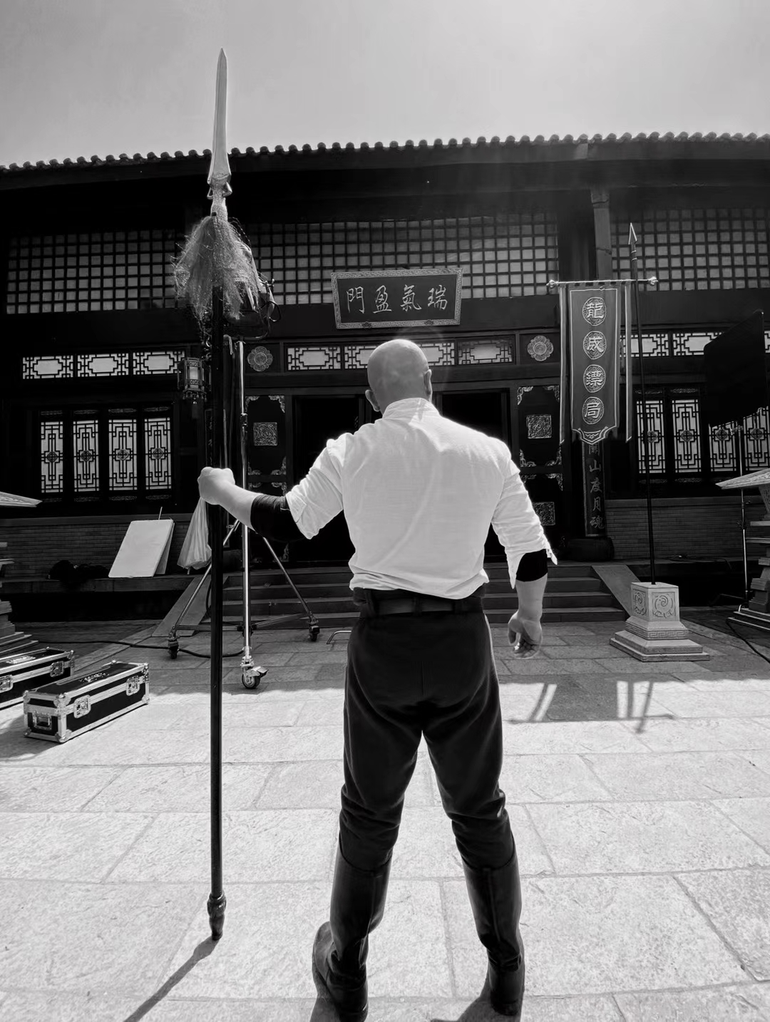武僧一龙拿起大刀震慑播求告诫喷子谁污蔑我是假的谁就是假货