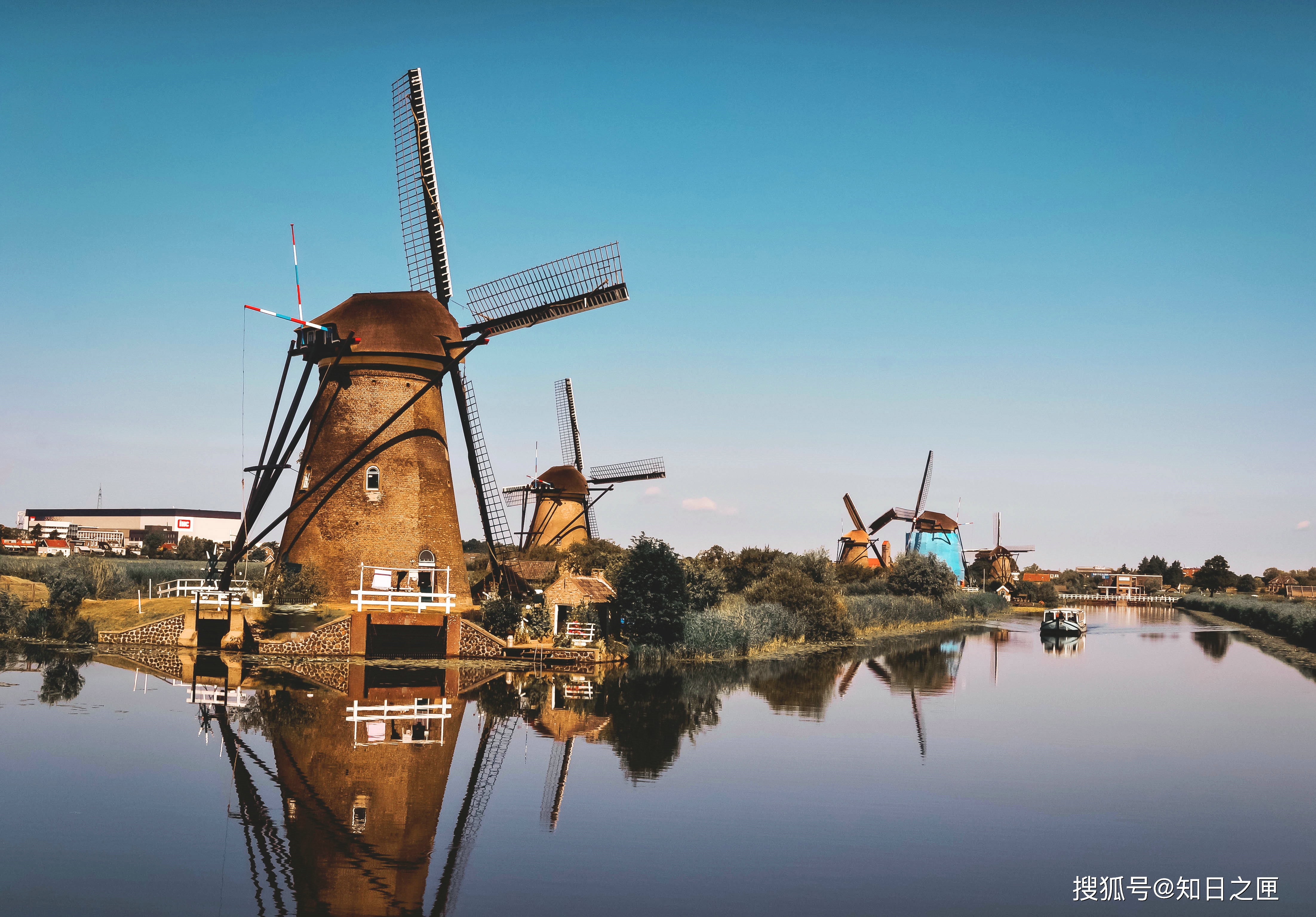 荷兰最著名的小孩堤防的风车美景!