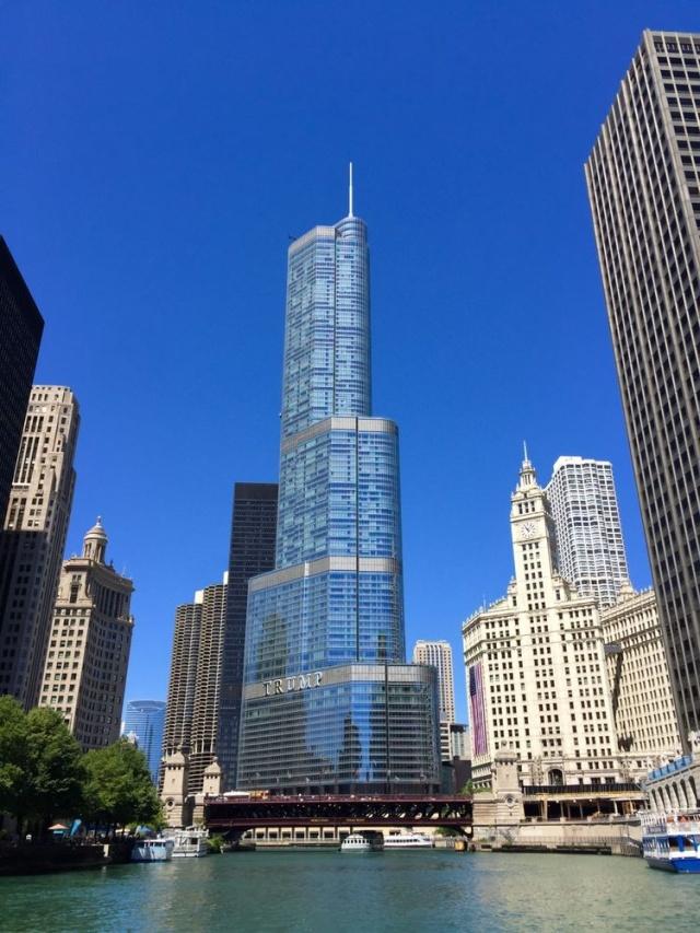 芝加哥，世界著名的金融中心之一，被誉为“摩天大楼的故乡”！