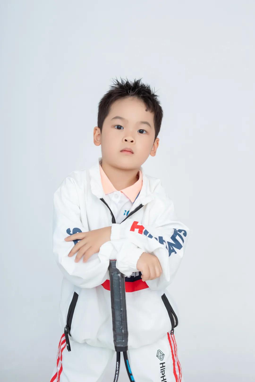 男孩子也可以是贴心小棉袄2021中国好猫步南充赛区形象大使李子涵