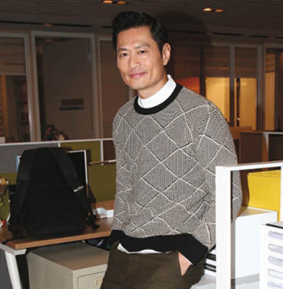 tvb前绿叶演员被曝与对方见面频繁,妻子并不知情_黄德斌