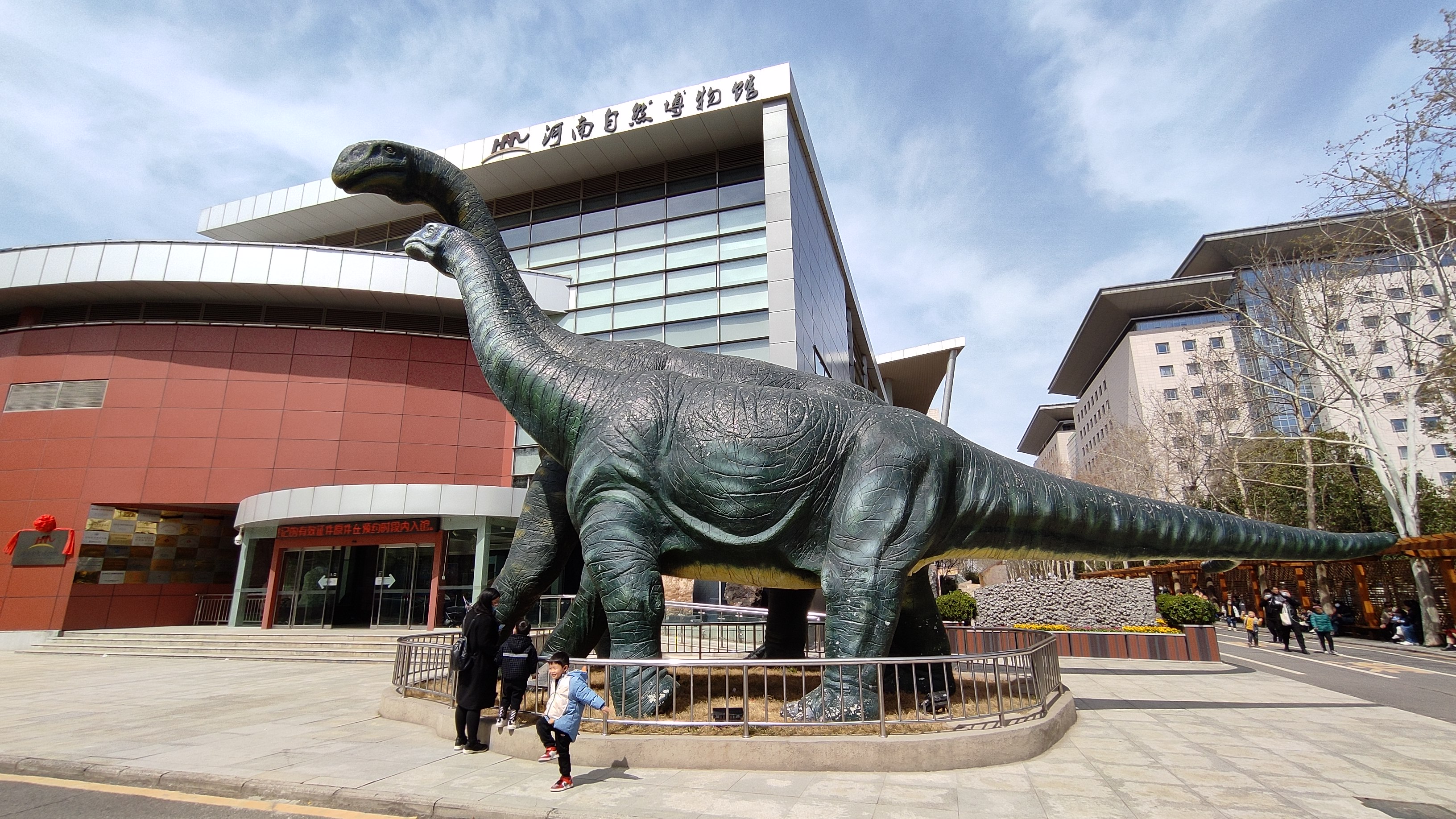 河南省地質博物館(現河南自然博物館)位於鄭州市鄭東新區金水東路18號