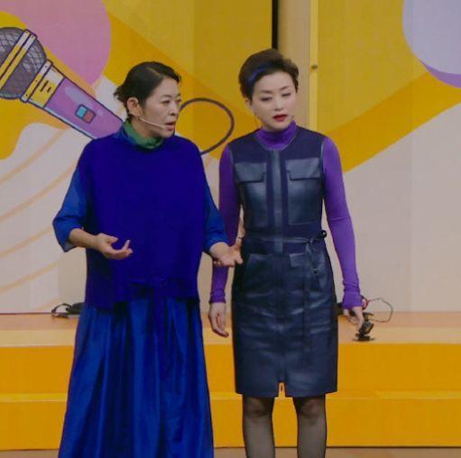 62岁倪萍太过抠门 称最多借一百块 与小9岁杨澜同框像两代人 时尚