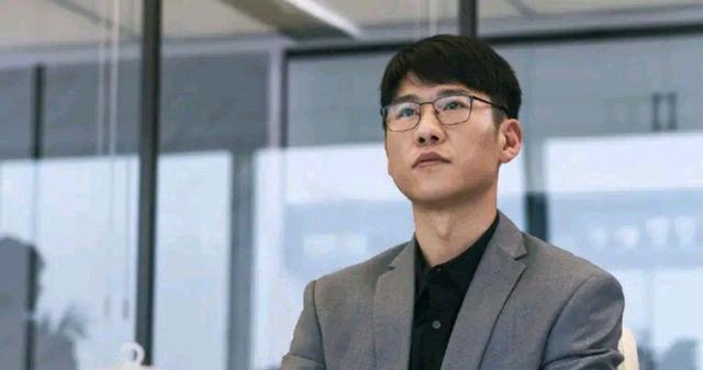 《暴风眼》大结局:他才是长期潜伏下来的内奸沉睡者