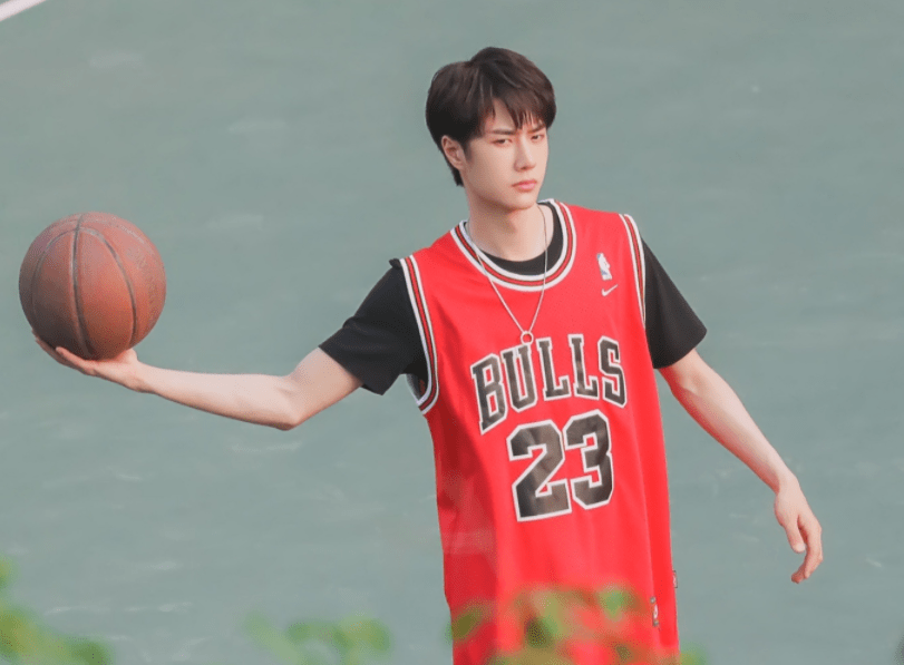 《维和防暴队》新路透,王一博张哲瀚互动打球,关系好坏一目了然