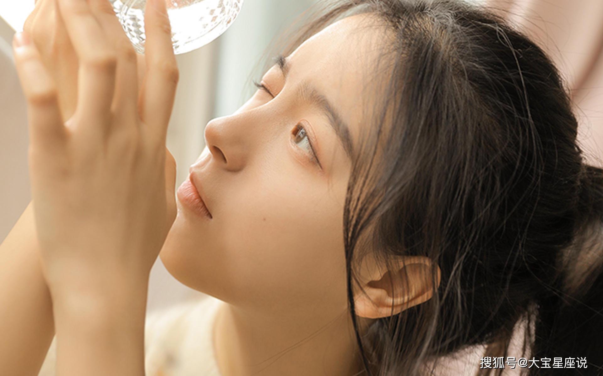 路边看到理想型 会一直跟着她的3大星座男 男人