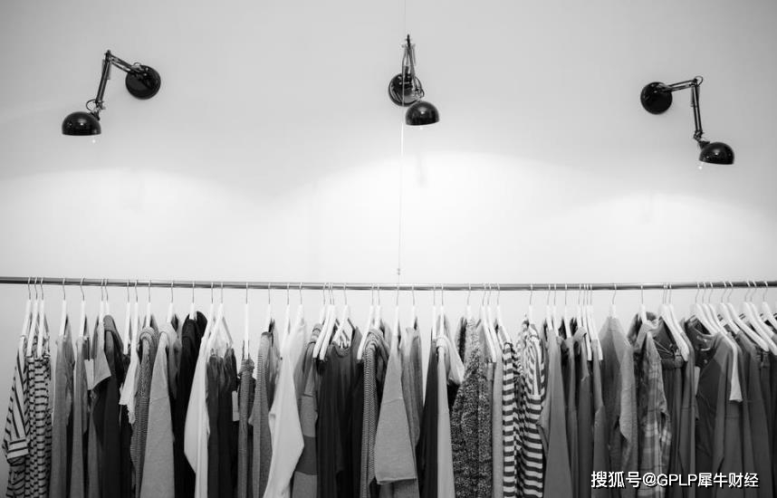 森马服饰2020年业绩“腰斩” 线下门店大量