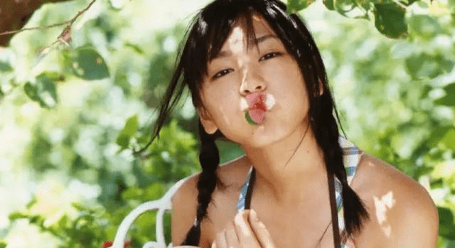 32岁新垣结衣，甜美可爱清新淡雅，这位女神真是太招人喜欢了！