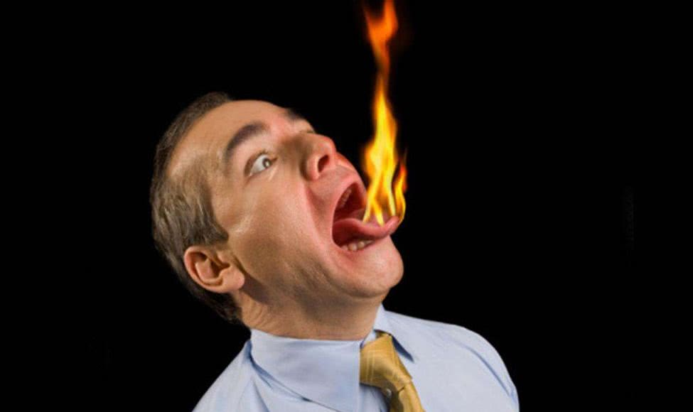 牙齿上的残渣是什么竟是导致口臭的原因