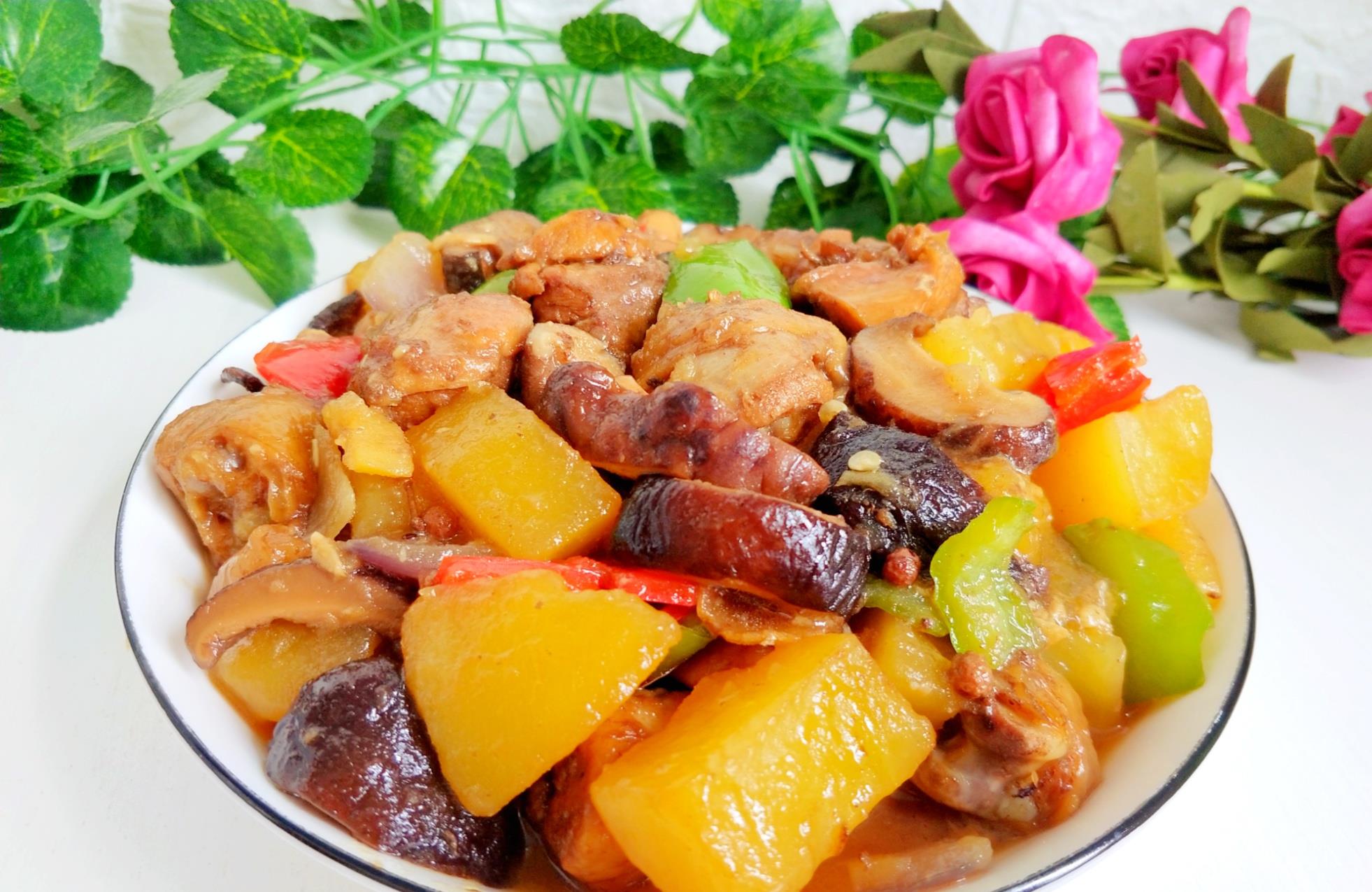 鸡腿肉这样做,有荤有素,营养丰富,学会了再也不用点外卖啦!