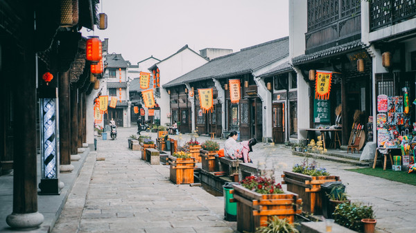 距杭州仅1个多小时，有一个淳朴宁静的老街，游客不多门票0元