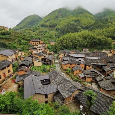 浙江丽水有一处竹林桃源，拥有百年历史，难得的宁静山村