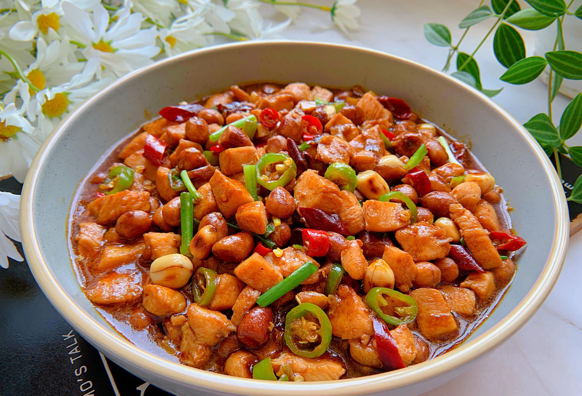 鸡胸肉最好吃的做法鸡肉嫩滑酸辣爽口又下饭一大盘不够吃