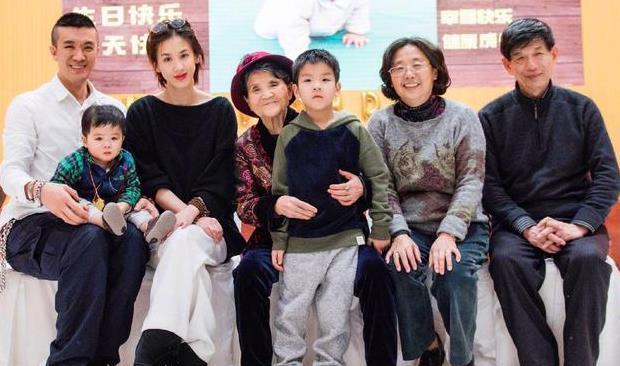 婆婆妈妈综艺 03ac2b60c06749c0a06e882efaa9e3a3.jpeg