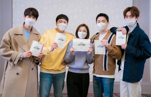 机智的医生生活第一季演员 0abbdda43c584e92b1f48e3169ee838e.jpeg