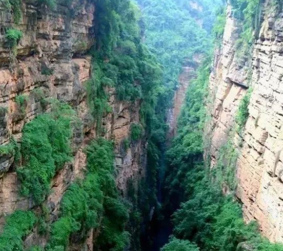 云南藏着一个世界级大裂谷，丝毫不亚于东非大裂谷