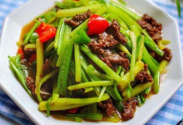 芹菜炒肉做法家常菜 8621d87f6ff64de3b806a6b4d1de900d.jpeg