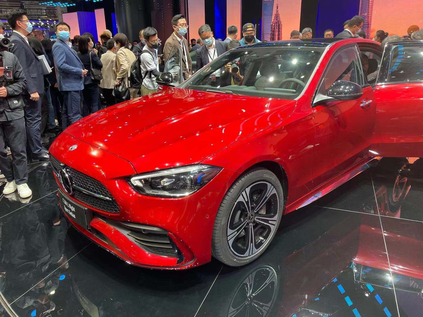 2021上海车展车身加长131毫米北京奔驰全新c级国内首发