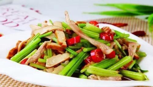 芹菜怎么炒脆 43f59e84a9a34726b8e55ac87e58feab.jpeg