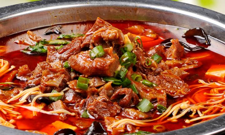 教你在家做水煮牛肉麻辣鲜香滑嫩适口出锅后让我多吃几碗饭