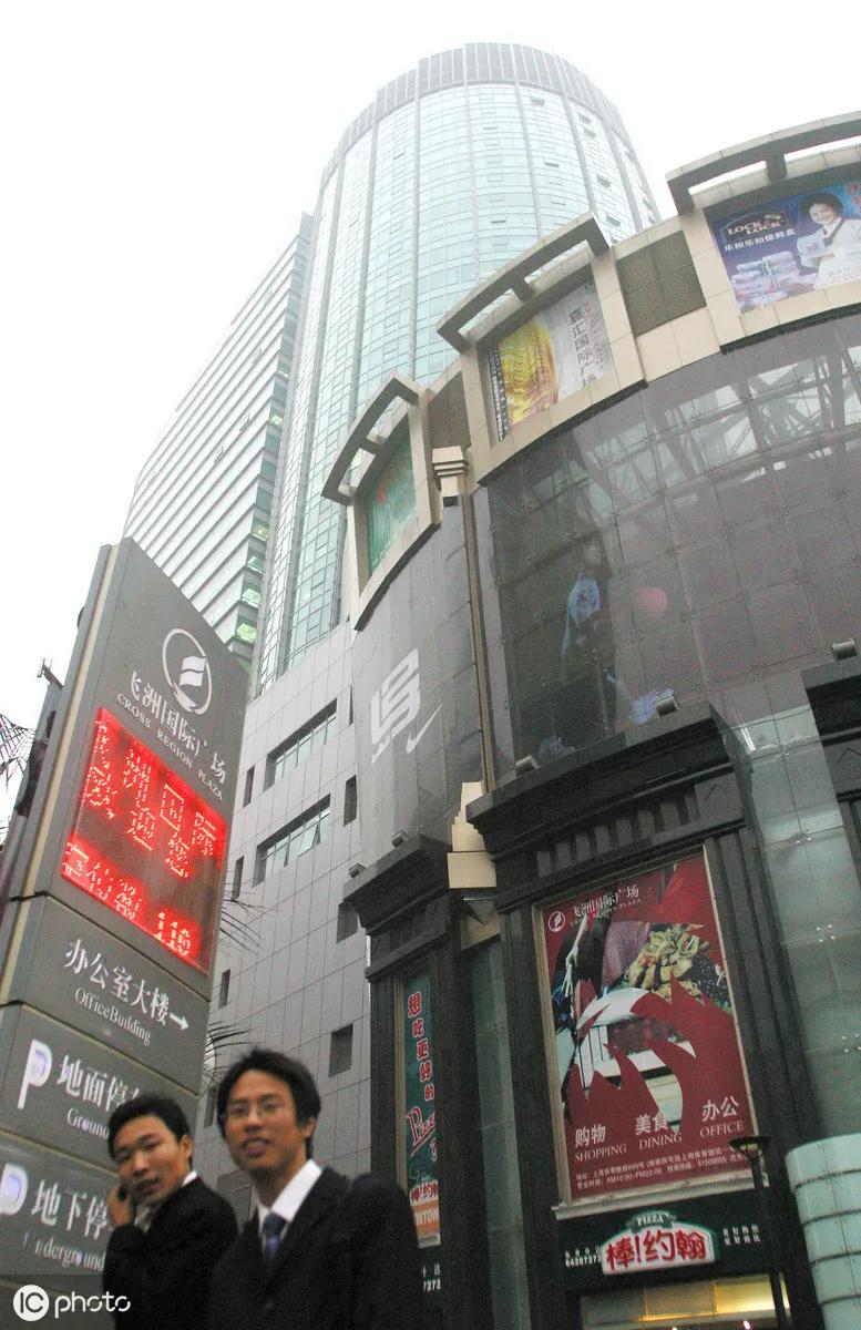 堪比迪拜帆船酒店!中国七星级酒店背后的温州老板