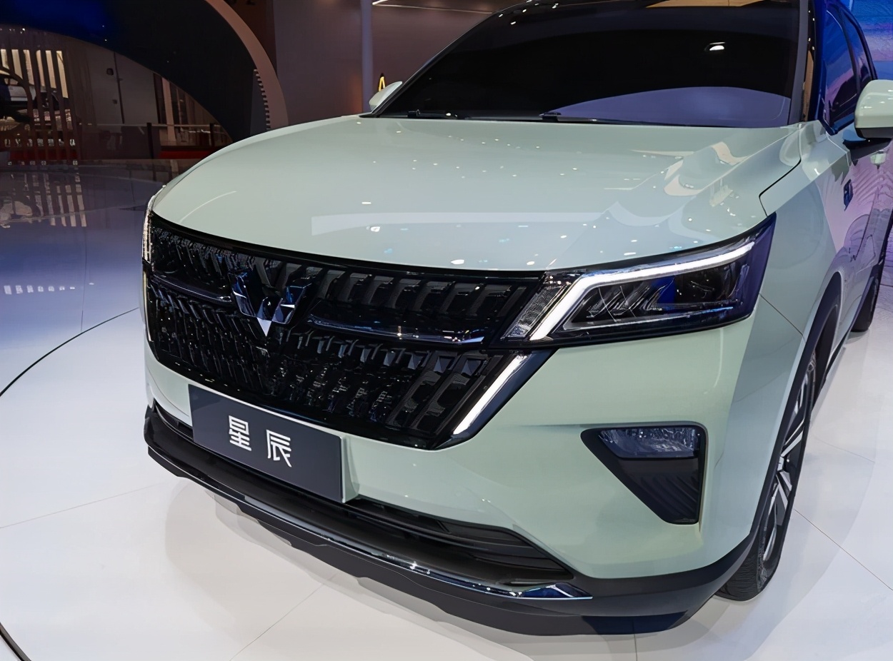 五菱银标新车亮相上海车展轴距275m或配15t不足7万起