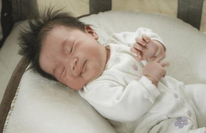 新生儿什么时候可以睡安稳觉 fc60dd1e548c42c2a60b49ec231964e9.jpeg