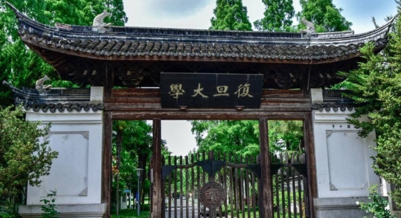 别样的上海悠闲之旅：逛复旦大学感受文化，游陆家嘴感受商业气息
