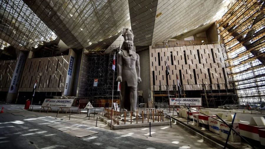 大埃及博物馆即将开放，50米高差多层次空间！