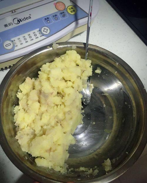 土豆泥做的美食教程 9837f89f5b4345b598d80bf2b48e9318.jpeg