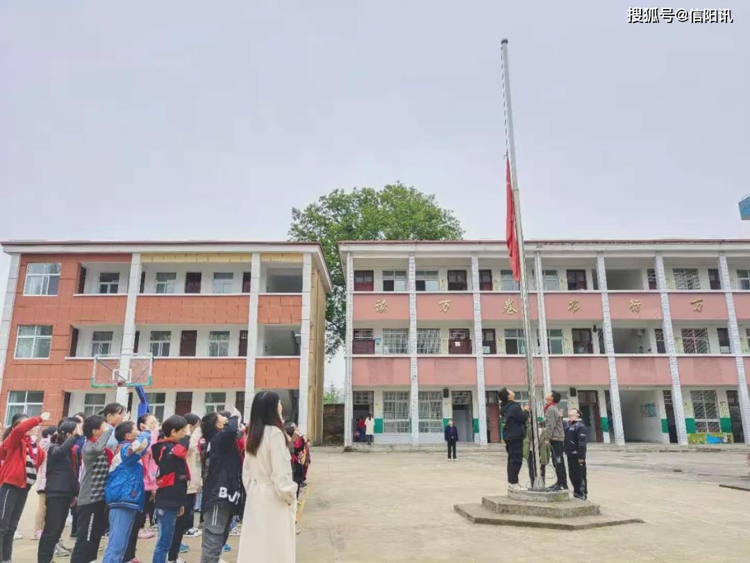 沙河镇豆各庄人口学校_学校卡通图片(2)