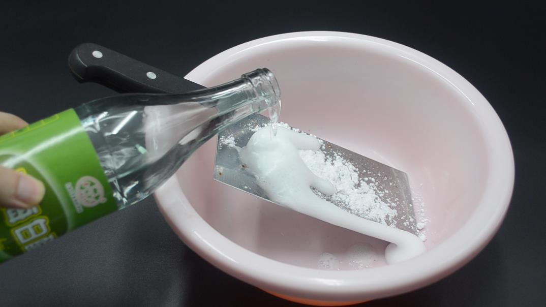 菜刀有铁锈怎么办?学会这诀窍,几分钟轻松去除铁锈,早学早受益