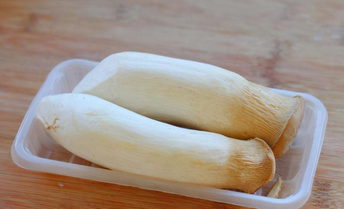 怎么挑选新鲜的小干香菇 ba0c73c97b77435d910bc0550c0c1623.jpeg