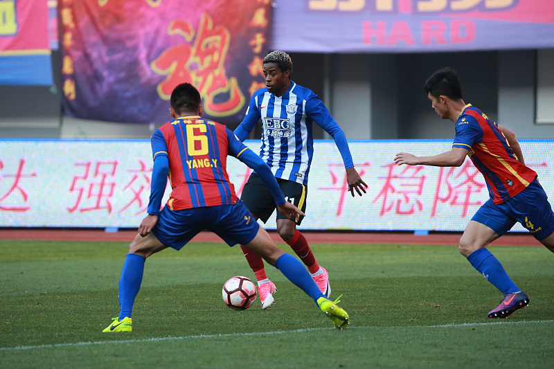 原创中超赛果青岛21沧州雄狮嵩山龙门12不敌深圳外援依旧是主角