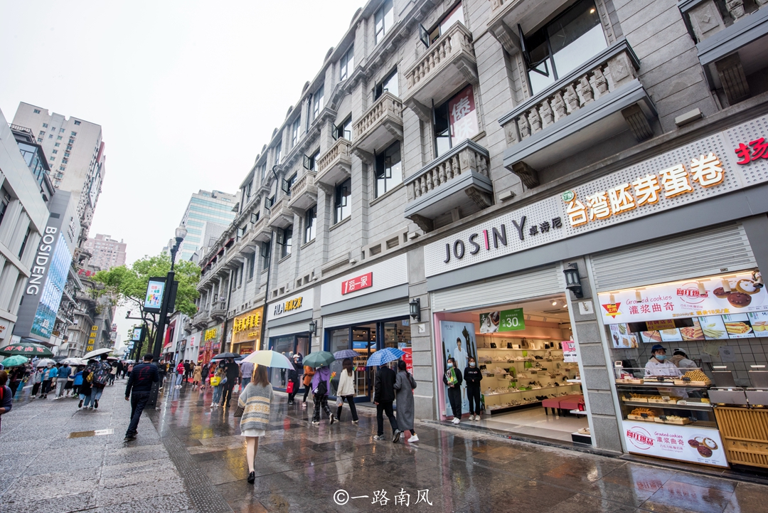 原創武漢江漢路中國最長的步行街有天下第一步行街的美譽