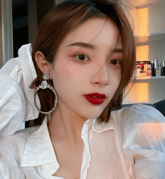 原创网红整容前啥样子，韩安冉软萌，猫妹妹少女感，小猪先生反差很大