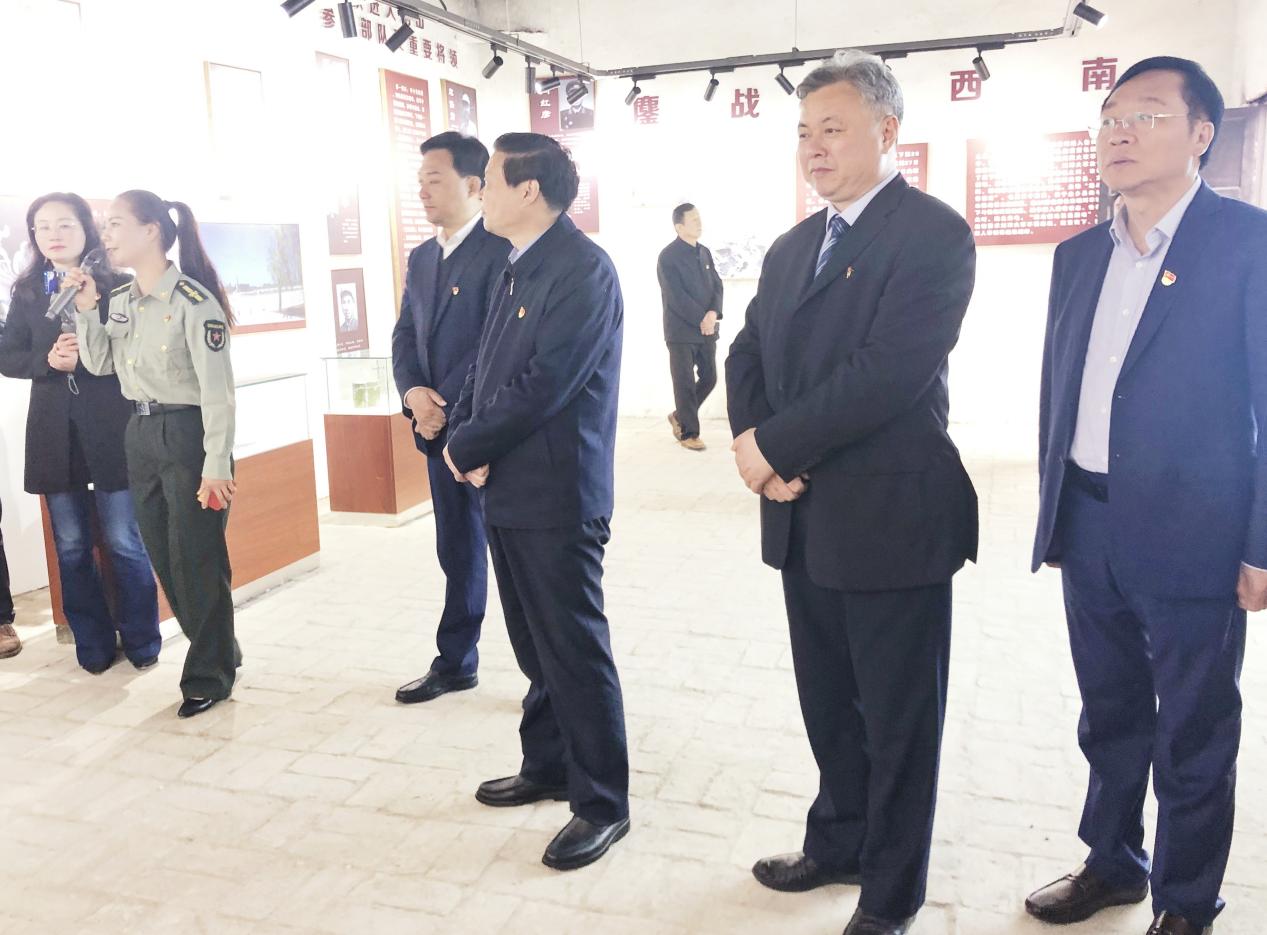 聆听了原柳河镇敌工站站长,宁陵县第一个党支部书记李东成的后人