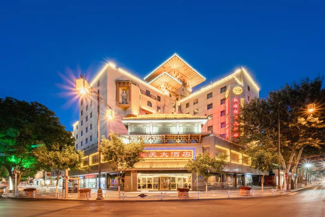 敦煌飞天大酒店是集住宿,餐饮,娱乐,商务,健身,接洽会议为一体的高