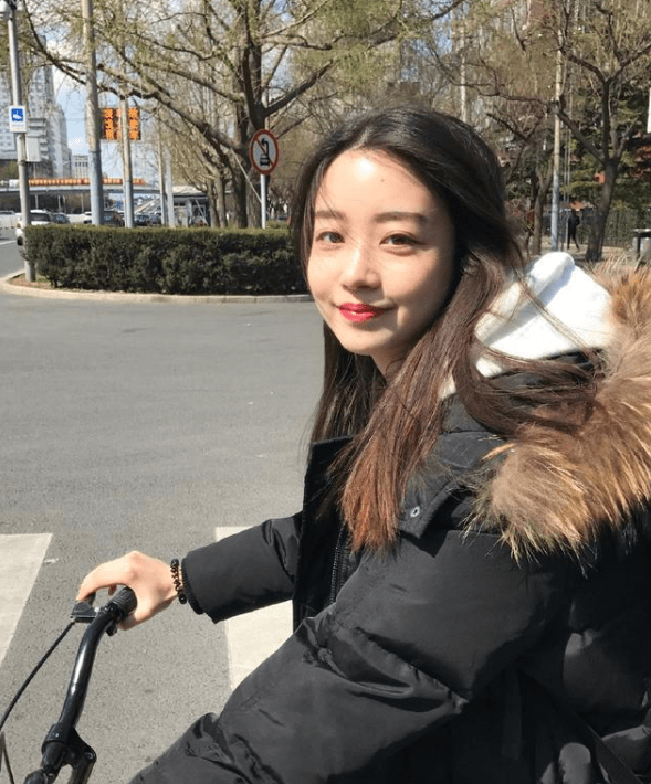 原创清华大学美女博士走红颜值与才华并存本人却只想默默搞科研