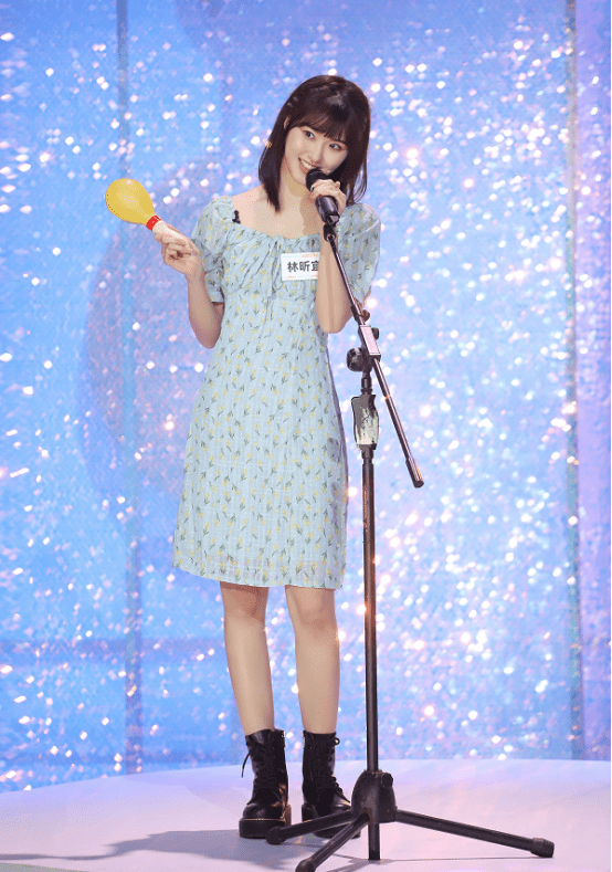 "紫宁"的扮演者林昕宜,平时看着挺甜美的,看着很有90后的样子