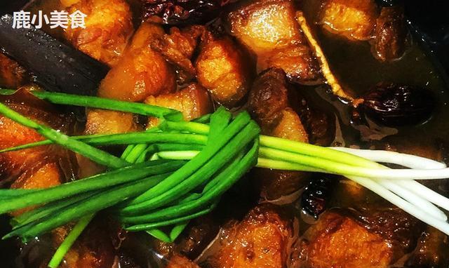 做红烧肉用什么酱好吃 e42aa473318b4705b4bcb92dd03771cd.jpeg