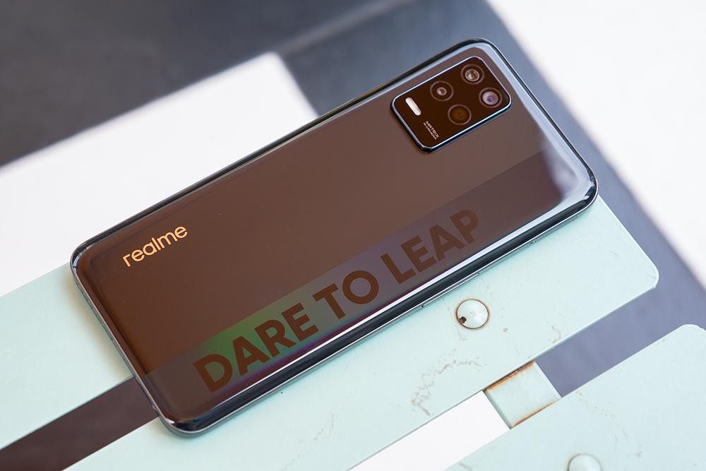 千元档新的"焊门员",realme真我q3上手体验测评_手机