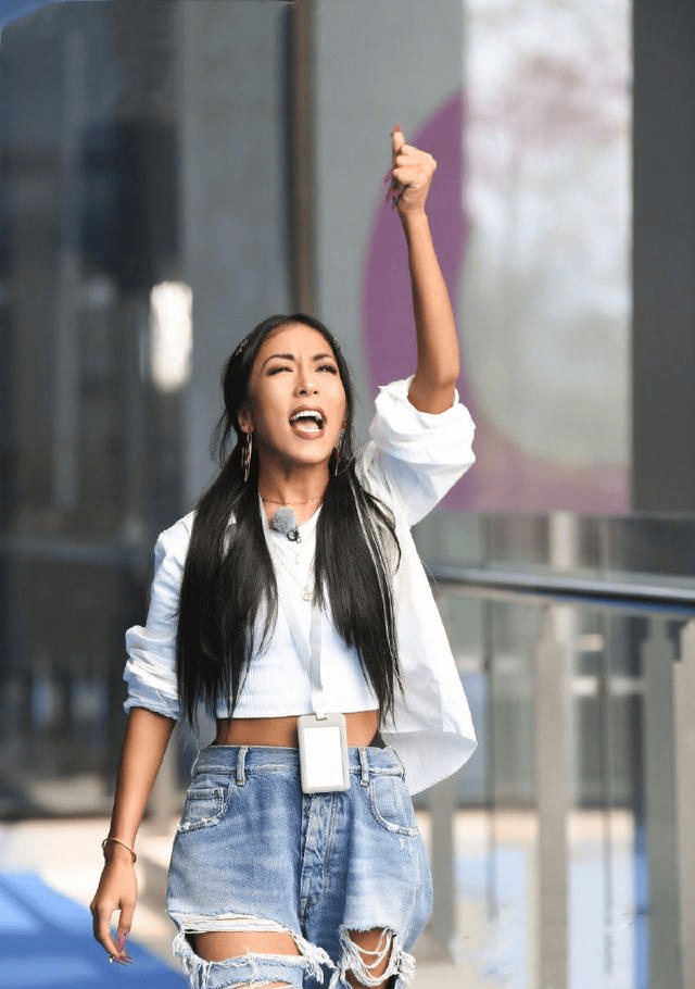 新一季跑男路透成员集体穿牛仔外套只有吉克隽逸不合群