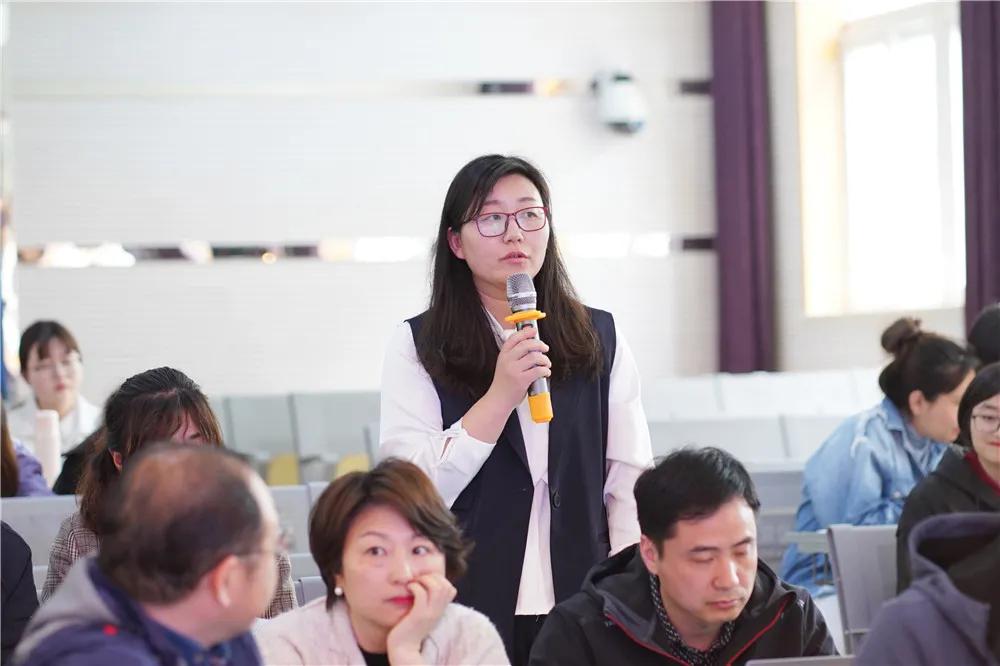 南京市海英小学校务委员夏庆老师介绍本活动致力于差异化教学在课堂