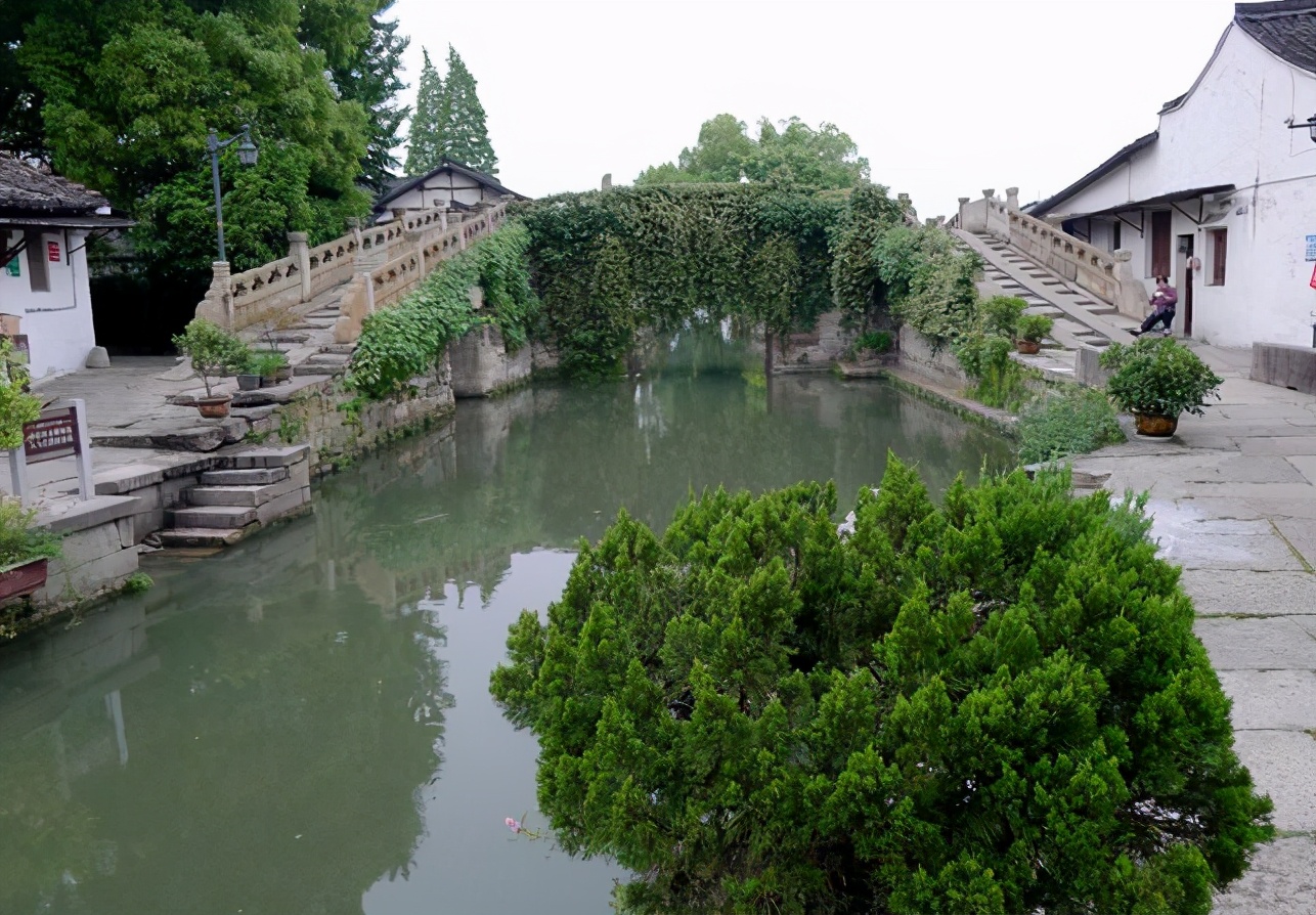 曾被中国著名桥梁专家茅以升称为"我国古代传统的石桥千姿百态,几尽