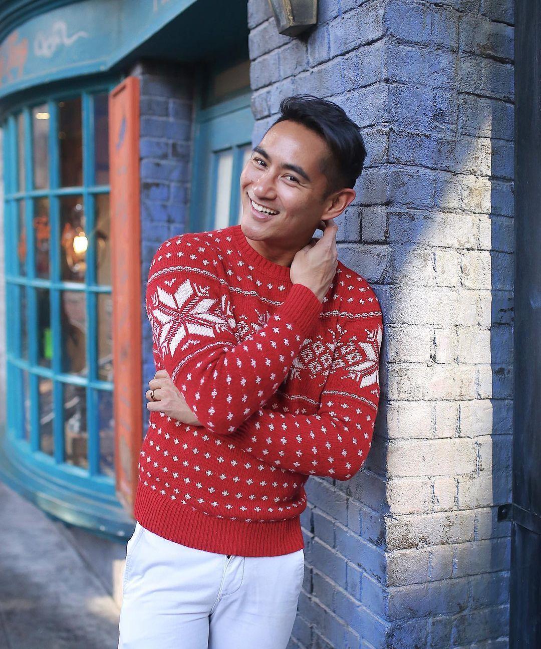 男神的魅力是经过岁月积淀的小麦色肤色配质感肌肉确实迷人