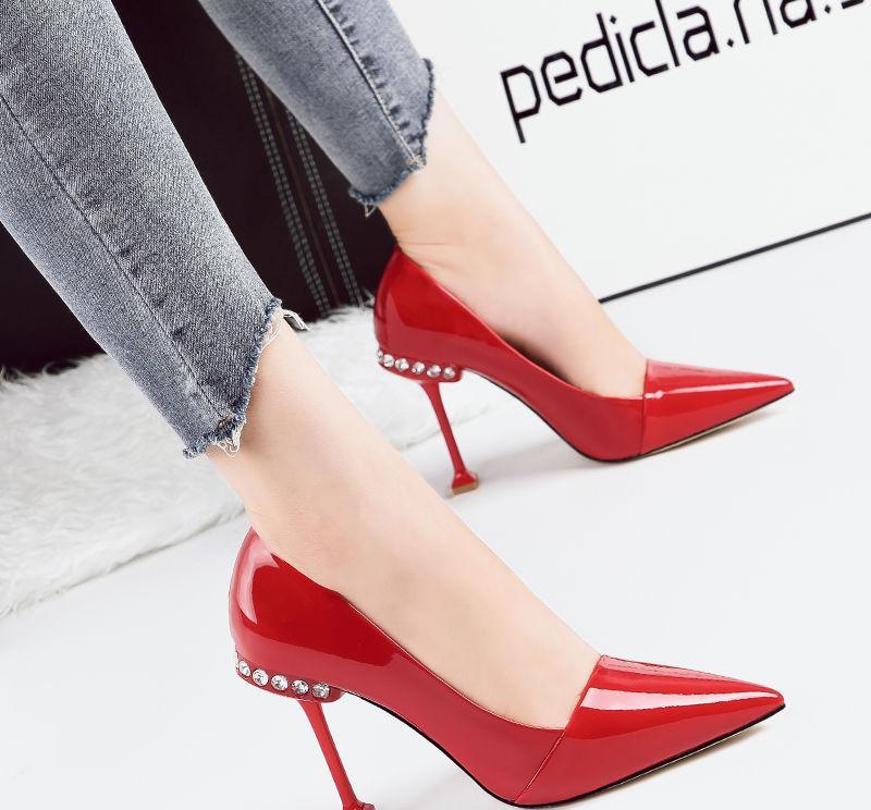 高跟鞋怎么选码 f535002ddf2f401f810a6d01fb78867c.jpeg