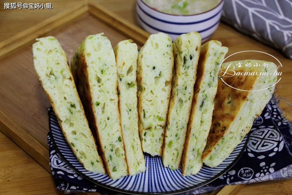 原创
春季早餐吃这饼,比面包受欢迎,暄软有营养,几分钟就出锅,真香